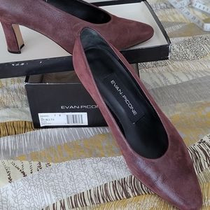 Evan Picone Leather Pumps